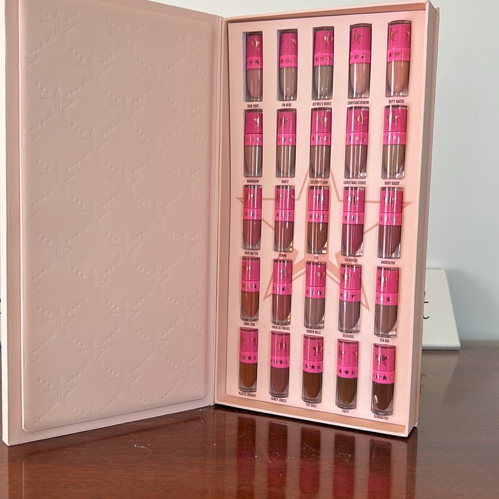 Jeffree Star Vault - Picture 1 of 6